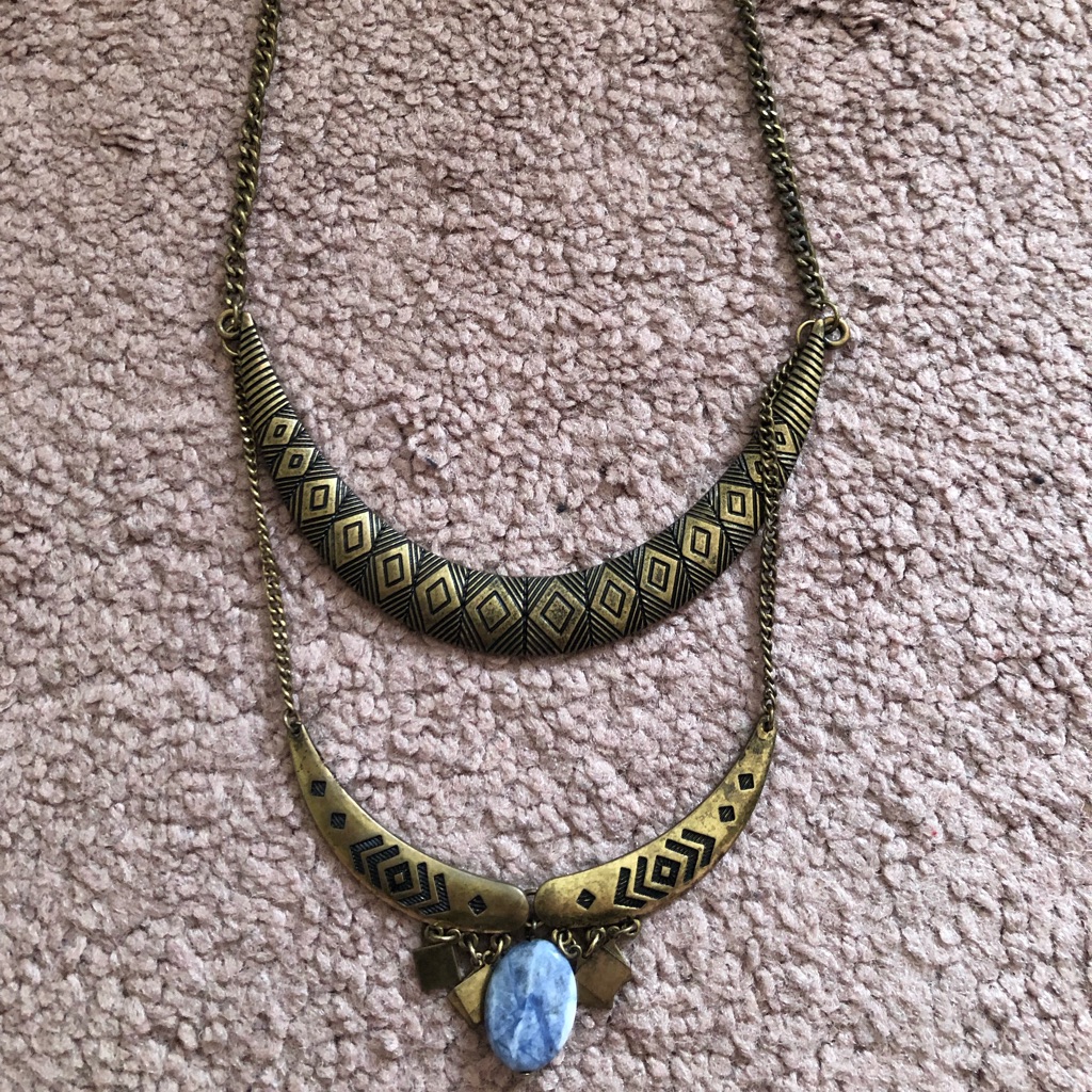 Gold-Tone Necklace With Blue Stone AE 15$